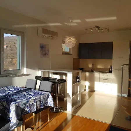 Apartment A Peaceful Two Floor With A Sea View *