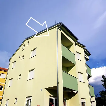 A Peaceful Two Floor With A Sea View Jadranovo